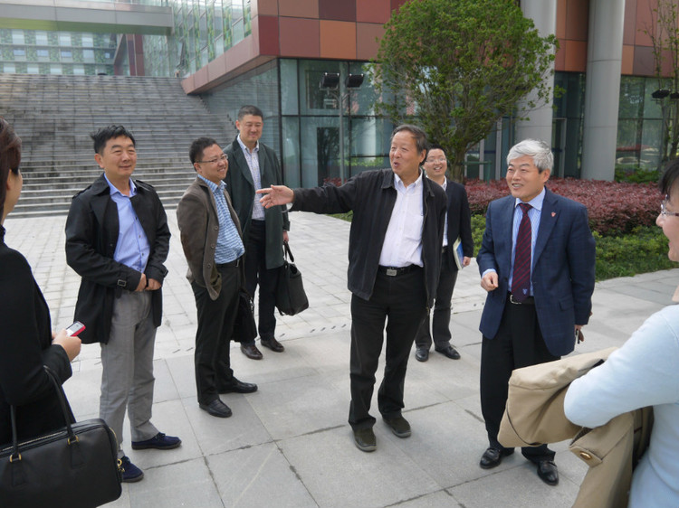 高等教育杀出血路需要外国大学