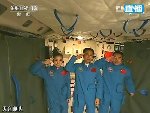 习近平与3名航天员“天地通话”